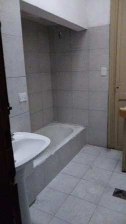 VENTA de local a reciclar con salones para eventos