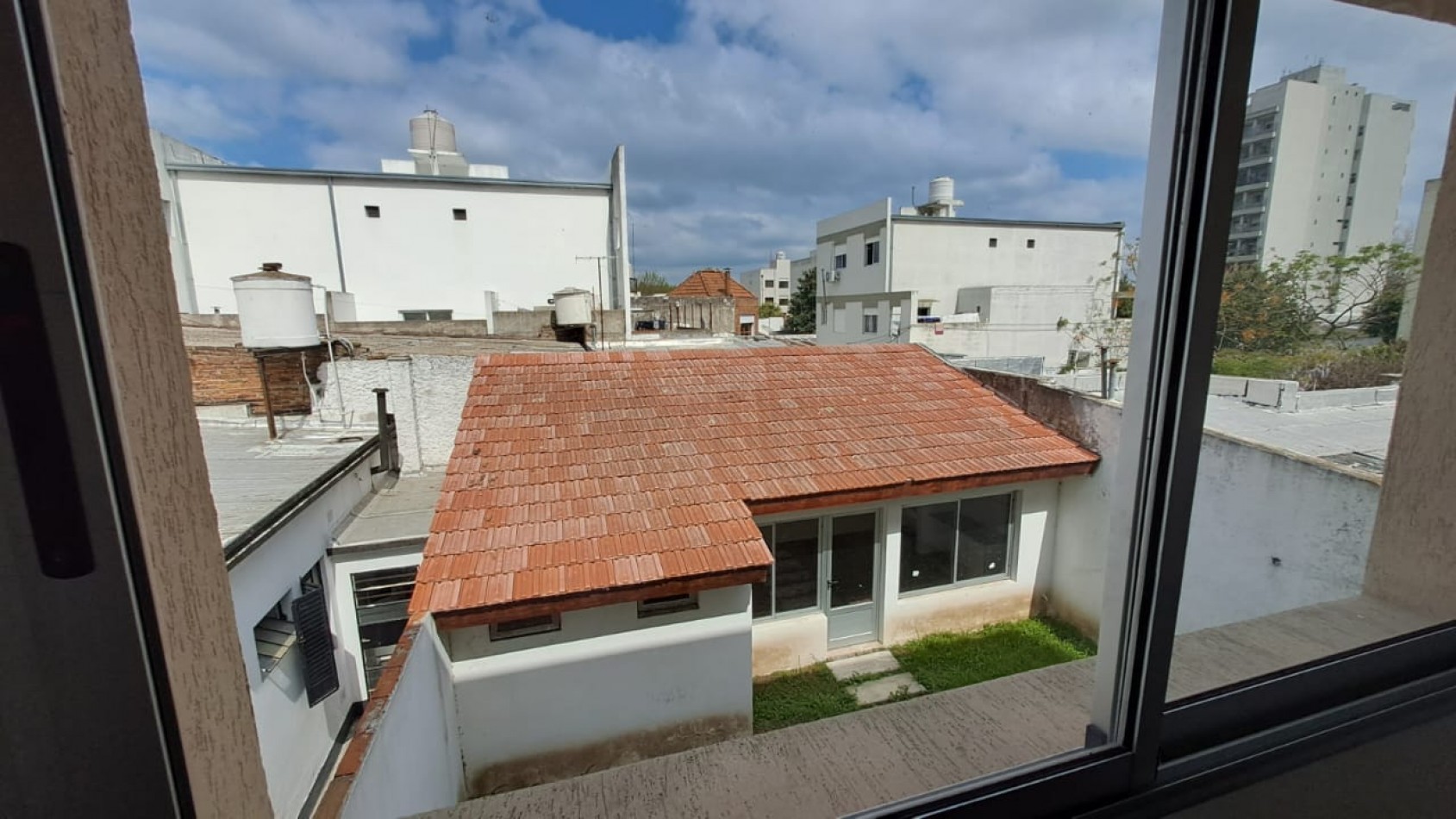 VENTA, DEPARTAMENTO A ESTRENAR  de 2 DORMITORIOS, ZONA DE PARQUE CASTELLI.