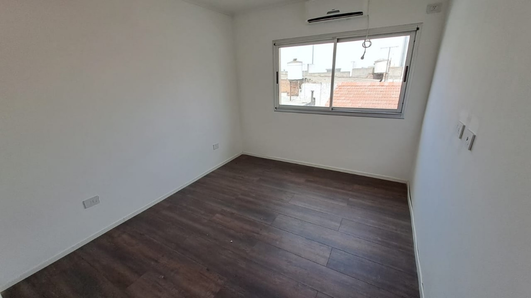 VENTA, DEPARTAMENTO A ESTRENAR  de 2 DORMITORIOS, ZONA DE PARQUE CASTELLI.