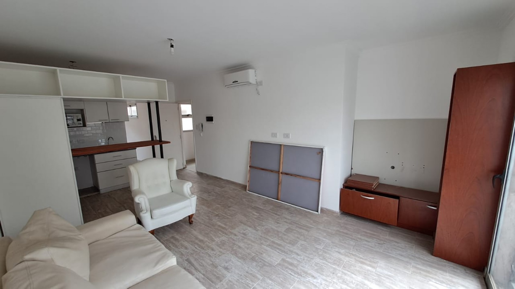 VENTA, DEPARTAMENTO A ESTRENAR  de 2 DORMITORIOS, ZONA DE PARQUE CASTELLI.