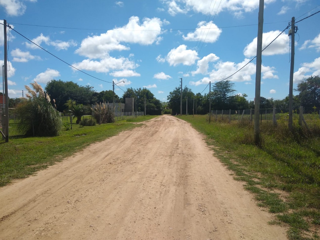 VENTA, de lote, en zona cercana al aeropuerto de La Plata.