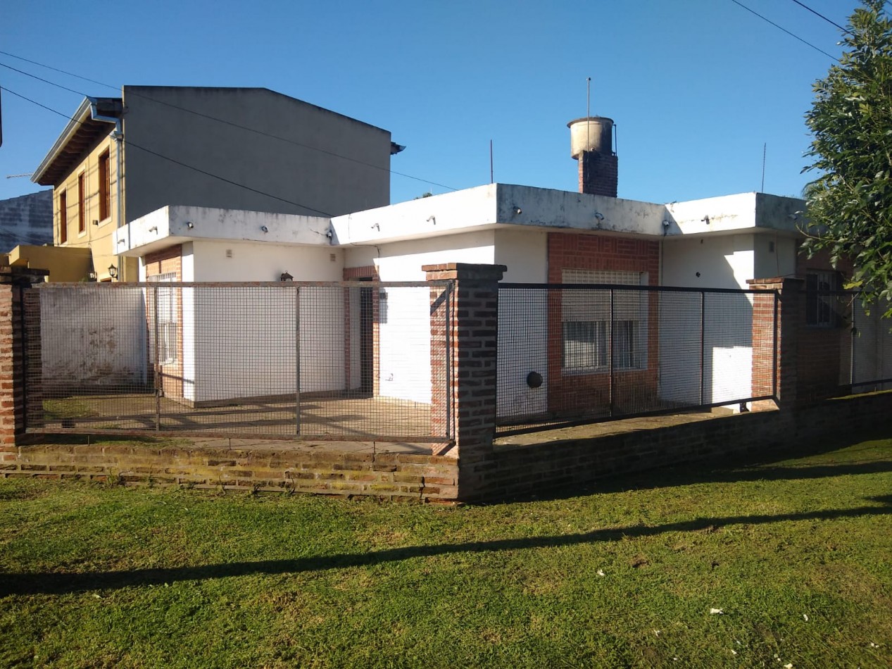 VENTA de Casa en esquina en City Bell