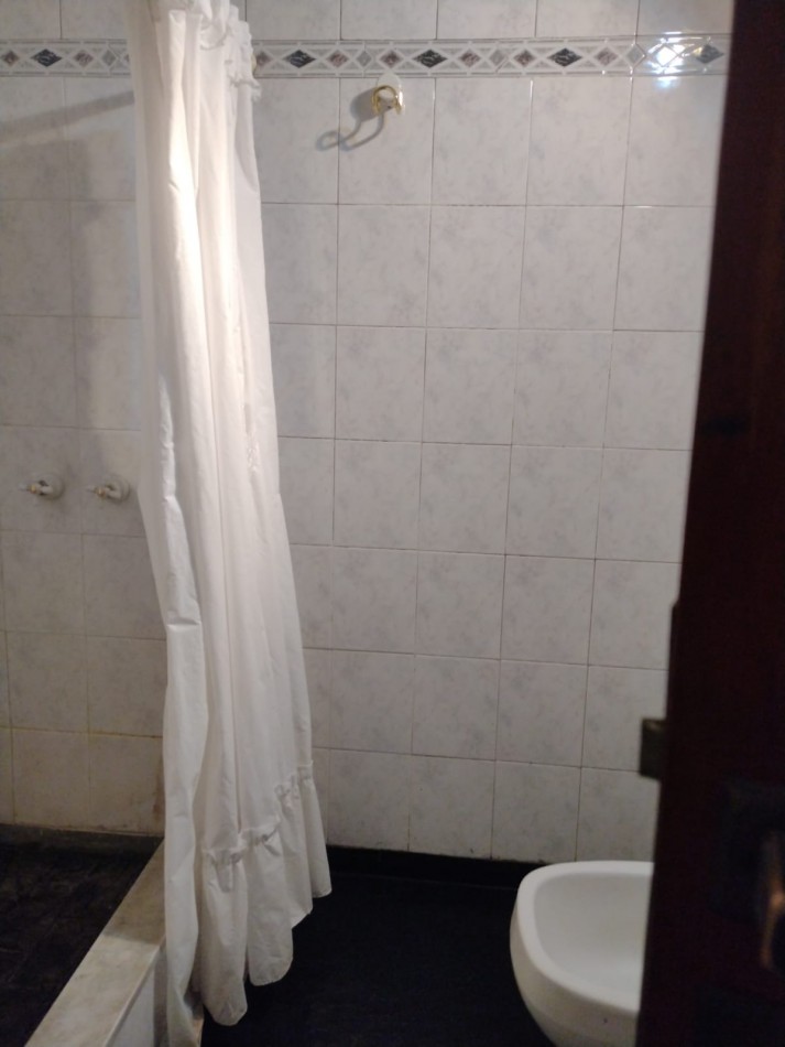 VENTA de Casa en esquina en City Bell