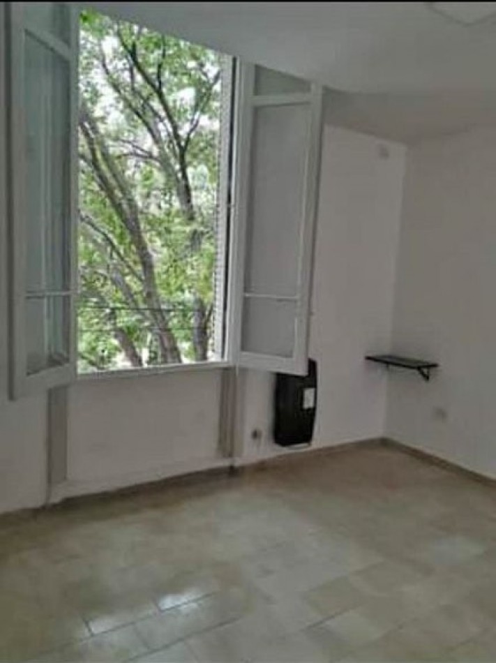 Departamento de 2 dormitorios. Zona centrica. La Plata.