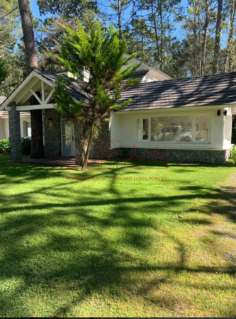 VENTA, Casa de 4 dormitorios tipo cabaña en CARILÓ.