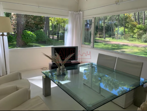 VENTA, Casa de 4 dormitorios tipo cabaña en CARILÓ.