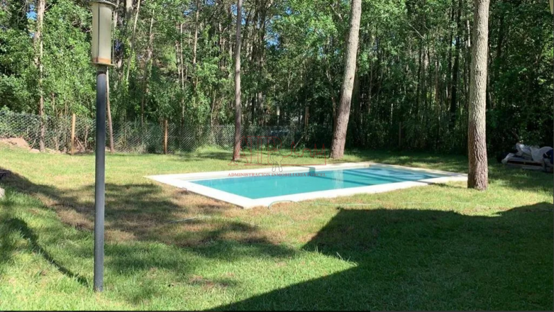 VENTA, Casa de 4 dormitorios tipo cabaña en CARILÓ.