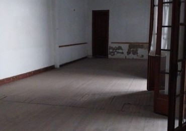 VENTA de local a reciclar con salones para eventos
