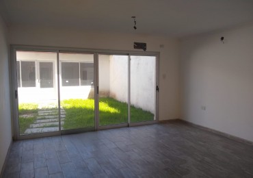 VENTA, CASA tipo PH. Zona PARQUE CASTELLI.